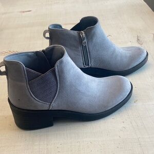 Life Stride Light Gray Ankle Booties